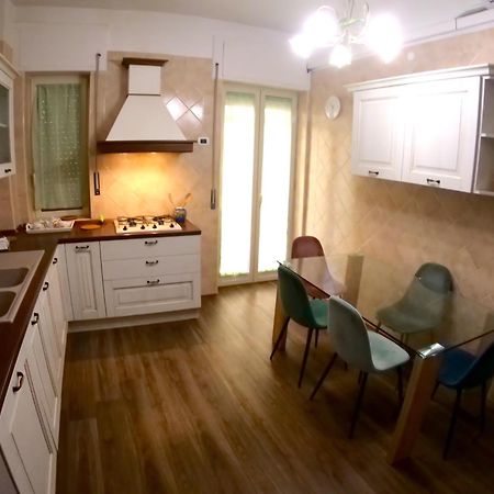The House Of Grandma Apartment Наполи Екстериор снимка